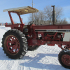International 686 Gas Tractor